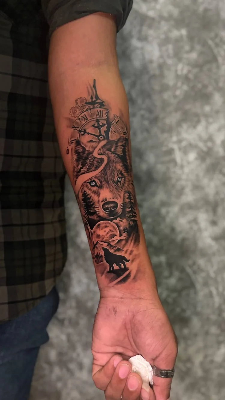 Wolf & Compass